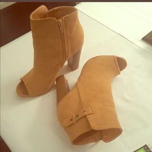 Just fab bootie, sasson